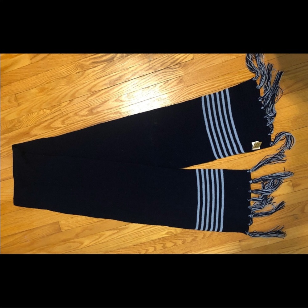 Emmanuel Geraldo unisex scarf